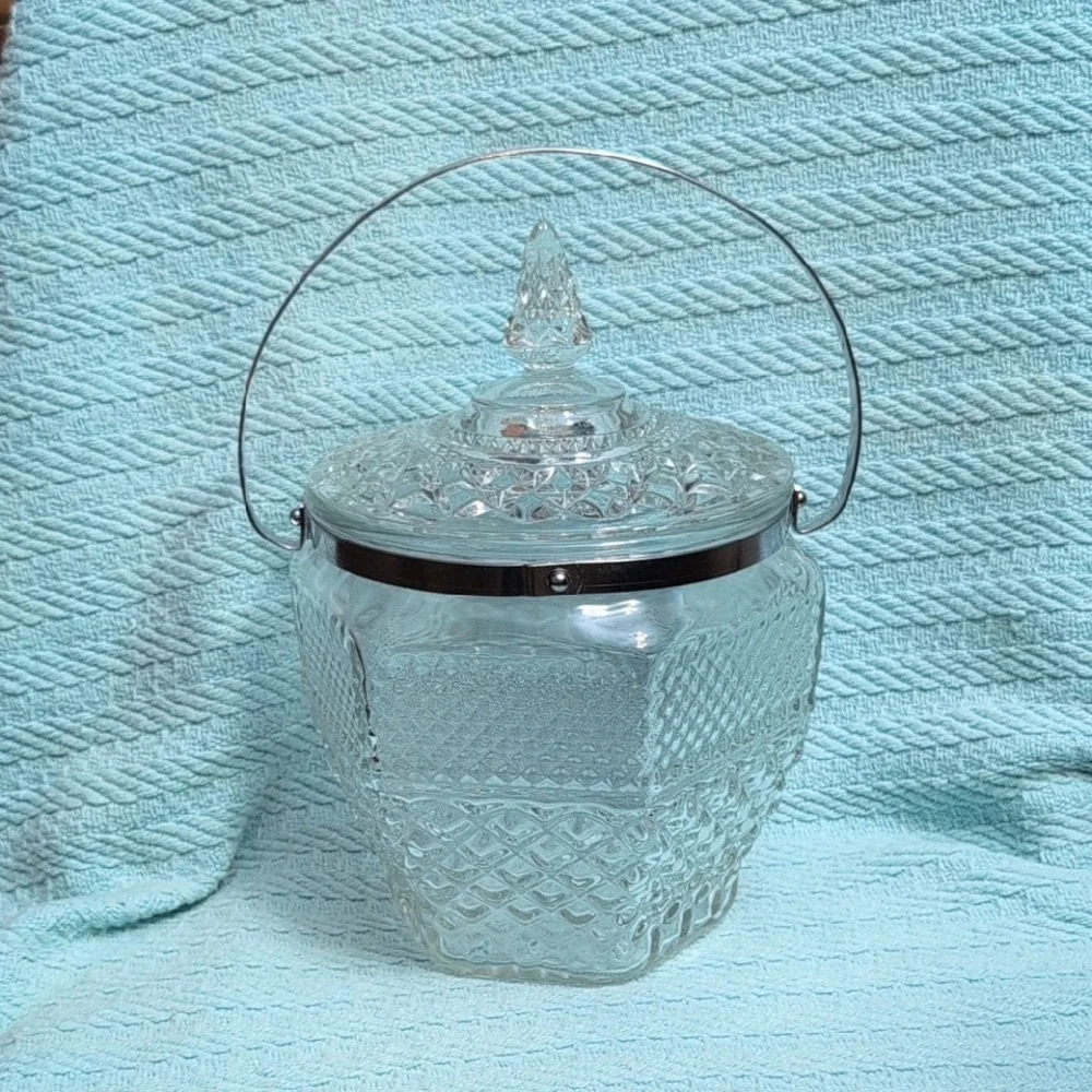Vintage Wexford Ice Bucket By Anchor Hocking With Metal Handle